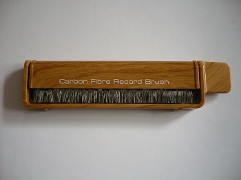 Bild 1 von Schallplattenbürste Carbonfaser in Holzoptik