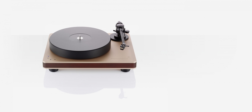 Bild 1 von Clearaudio Performance DC Laufwerk  / (Ausführung) Rose Gold/dark red Wood Chassis